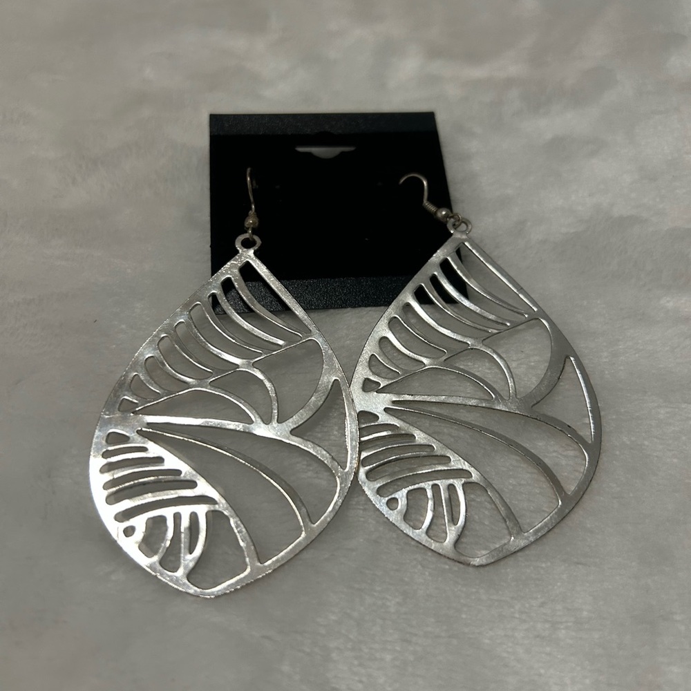 Silver dangle drop earrings - Picture 1 of 3
